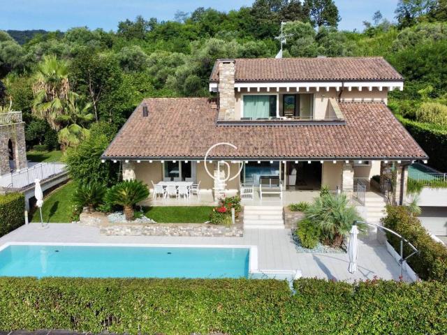 Villa Indipendente in vendita a Padenghe Sul Garda, Lombardia