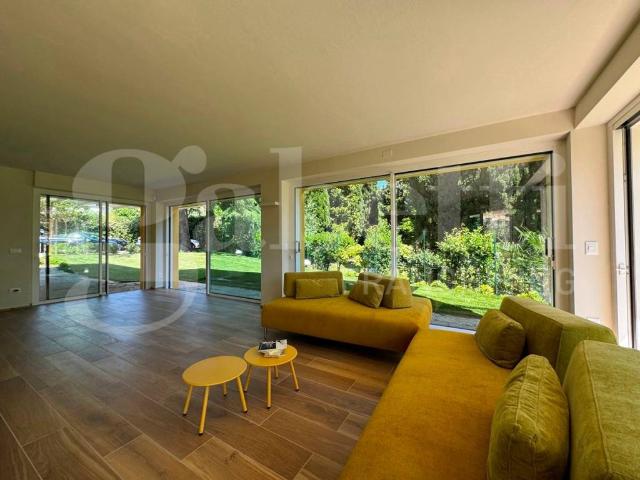 Villa Indipendente in vendita a Padenghe Sul Garda, Lombardia
