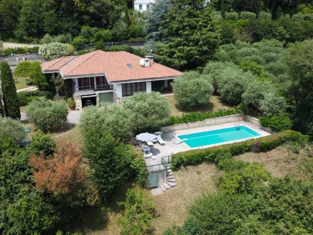 Villa Indipendente in vendita a Padenghe Sul Garda, Lombardia