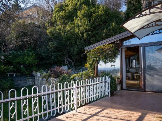 Villa Indipendente in vendita a Padenghe Sul Garda, Lombardia