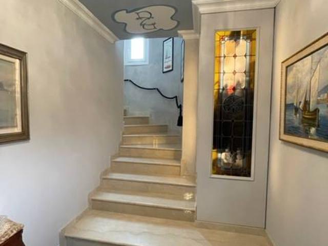 Villa Indipendente in vendita a Padenghe Sul Garda, Lombardia