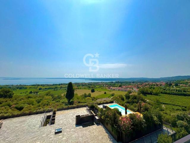 Villa Indipendente in vendita a Padenghe Sul Garda, Lombardia
