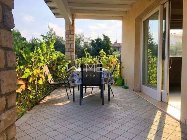 Villa Indipendente in vendita a Padenghe Sul Garda, Brescia