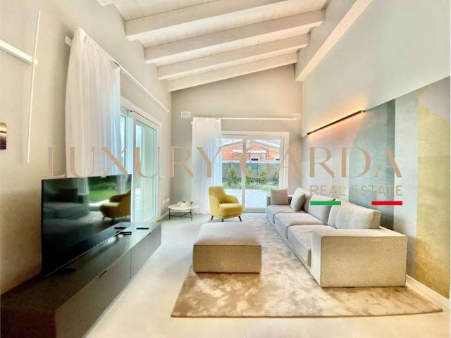 Villa Indipendente in vendita a Padenghe Sul Garda, Lombardia