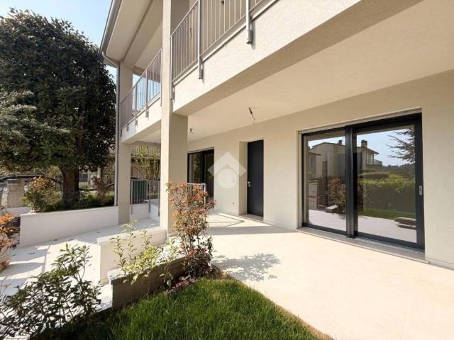 Villa Indipendente in vendita a Padenghe Sul Garda, Lombardia