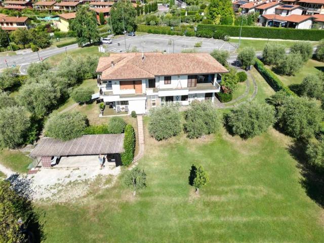 Villa Indipendente in vendita a Padenghe Sul Garda, Lombardia