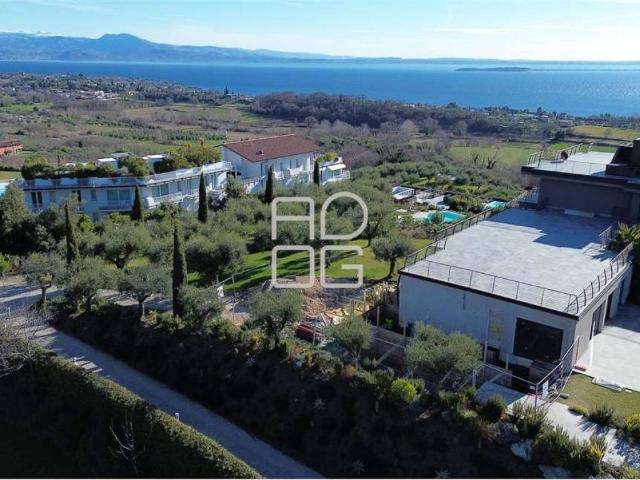 Villa Indipendente in vendita a Padenghe Sul Garda, Lombardia