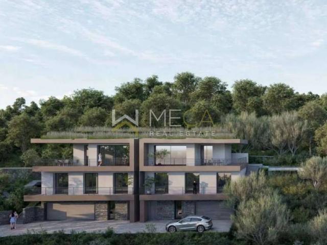 Villa Indipendente in vendita a Padenghe Sul Garda, Brescia