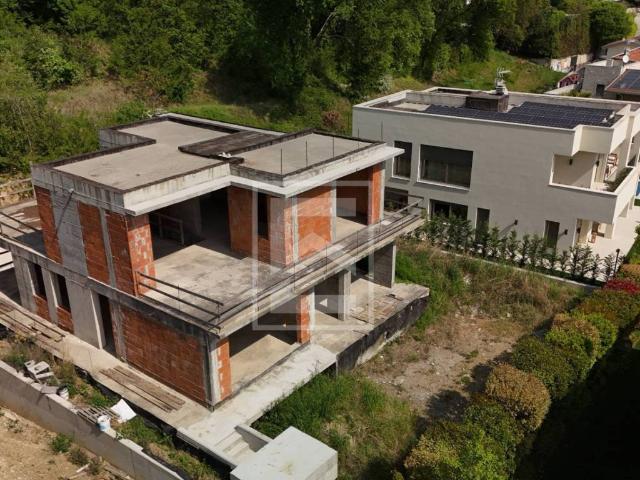 Villa Indipendente in vendita a Padenghe Sul Garda, Lombardia
