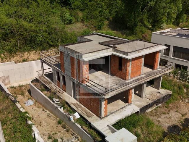 Villa Indipendente in vendita a Padenghe Sul Garda, Lombardia