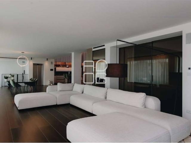 Villa Indipendente in vendita a Padenghe Sul Garda, Lombardia