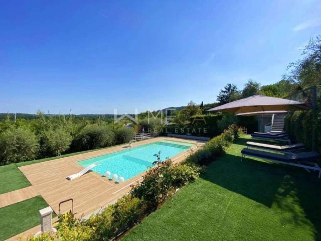 Villa Indipendente in vendita a Padenghe Sul Garda, Lombardia