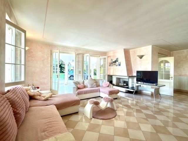Villa Indipendente in vendita a Padenghe Sul Garda, Lombardia