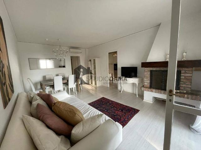 Villa Indipendente in vendita a Padenghe Sul Garda, Lombardia