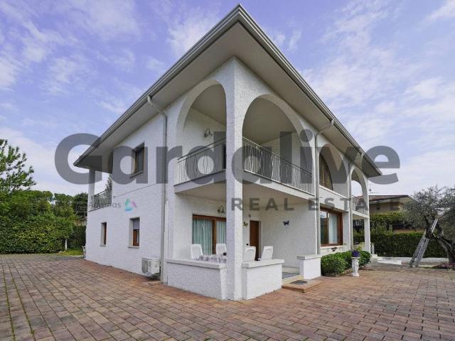 Villa Indipendente in vendita a Padenghe Sul Garda, Lombardia