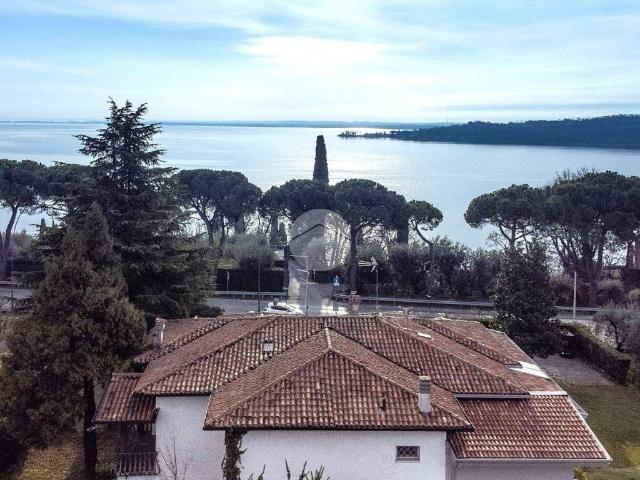 Villa Indipendente in vendita a Padenghe Sul Garda, Lombardia