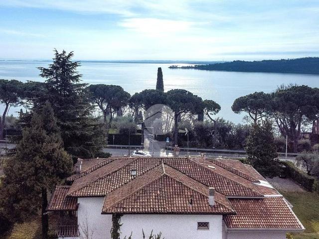 Villa Indipendente in vendita a Padenghe Sul Garda, Lombardia
