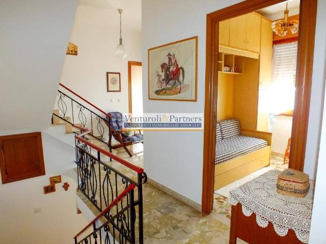 Villa Indipendente in vendita a Padenghe Sul Garda, Lombardia
