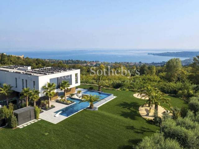 Villa Indipendente in vendita a Padenghe Sul Garda, Lombardia