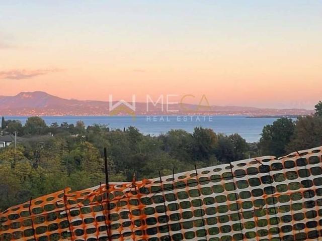 Villa Indipendente in vendita a Padenghe Sul Garda, Lombardia