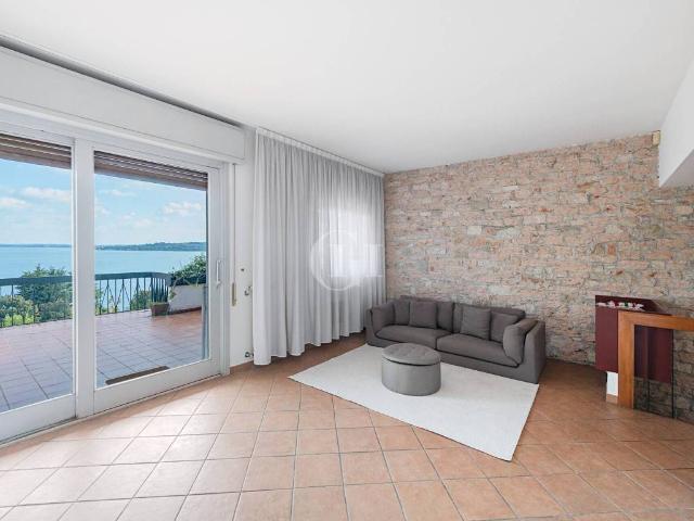 Villa Indipendente in vendita a Padenghe Sul Garda, Brescia