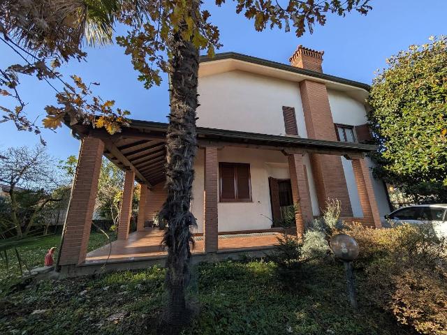 Villa Indipendente in vendita a Zona Omogenea Milano Nord, Paderno Dugnano