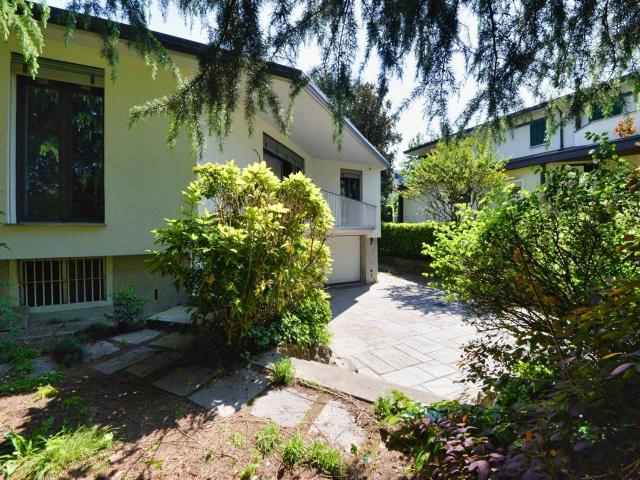 Villa Indipendente in vendita a Zona Omogenea Milano Nord, Paderno Dugnano