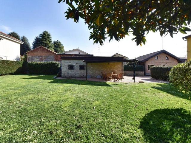 Villa Indipendente in vendita a Zona Omogenea Milano Nord, Paderno Dugnano