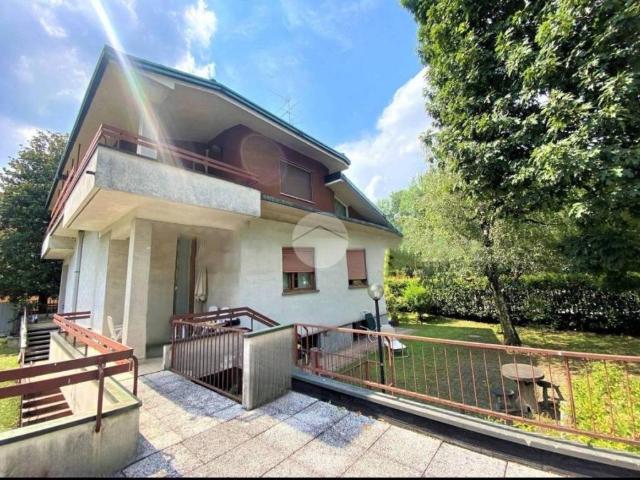 Villa Indipendente in vendita a Zona Omogenea Milano Nord, Paderno Dugnano