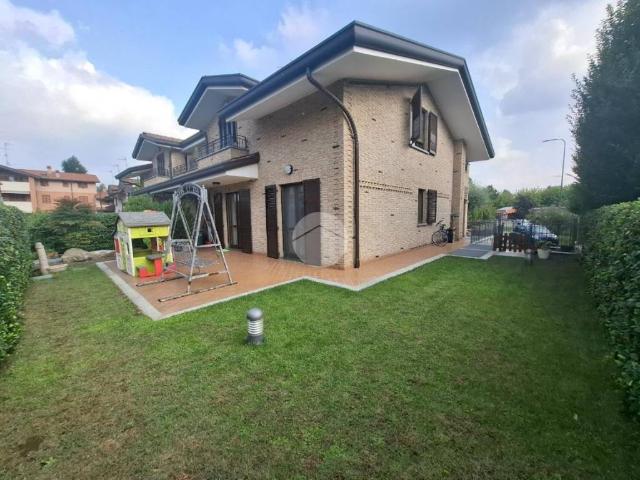 Villa Indipendente in vendita a Zona Omogenea Milano Nord, Paderno Dugnano