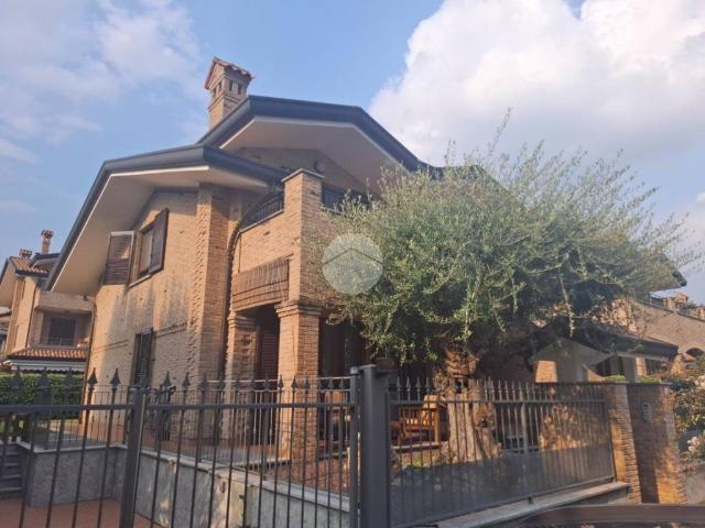 Villa Indipendente in vendita a Zona Omogenea Milano Nord, Paderno Dugnano