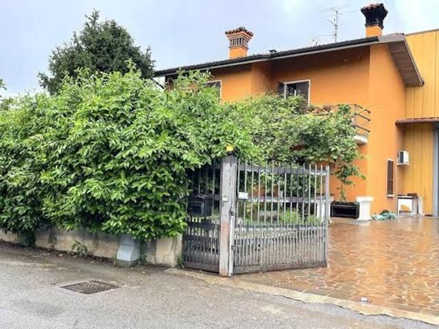 Villa Indipendente in vendita a Sacra Famiglia, Padova