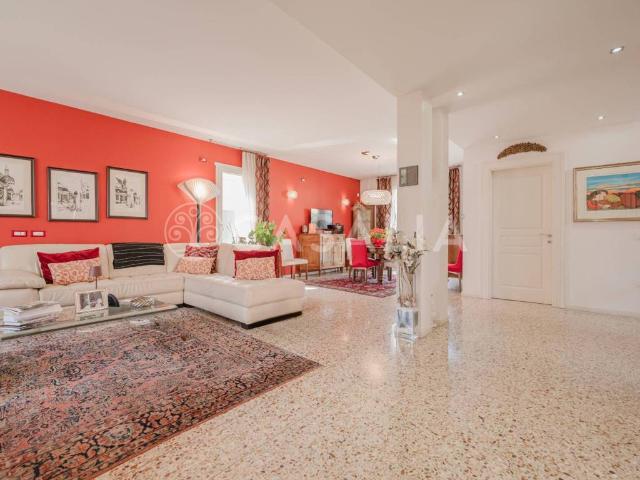 Villa Indipendente in vendita a Padova, Veneto