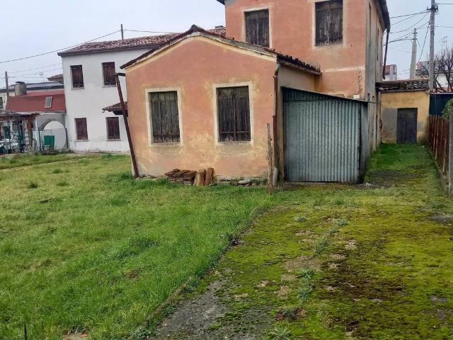 Villa Indipendente in vendita a Cave, Padova