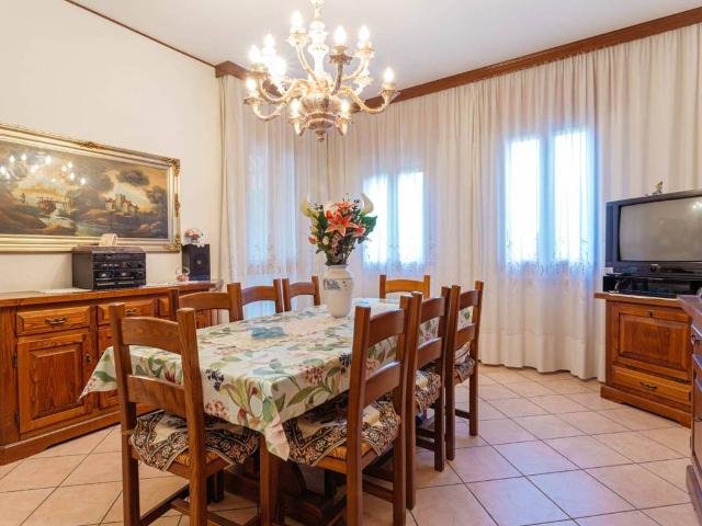 Villa Indipendente in vendita a Voltabarozzo, Padova