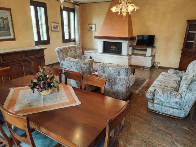 Villa Indipendente in vendita a Montà, Padova