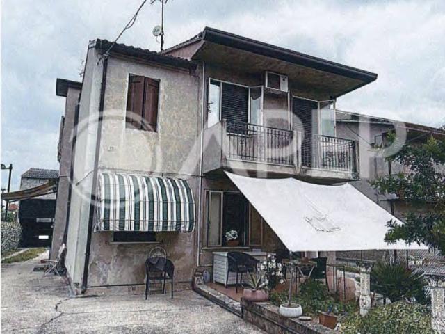 Villa Indipendente in vendita a Paltana, Padova