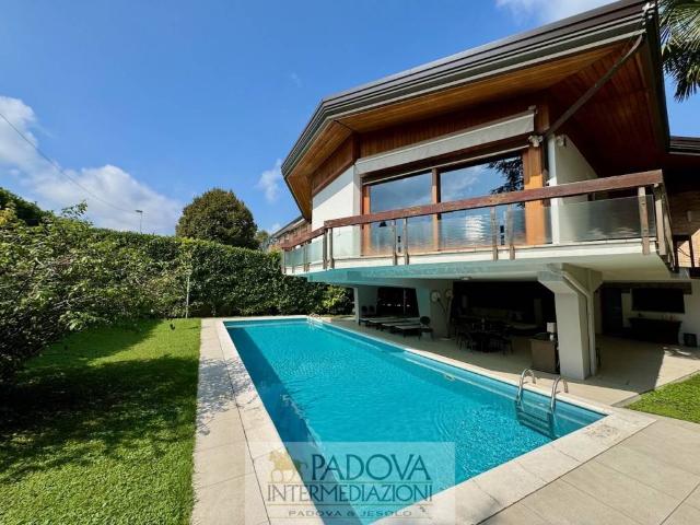 Villa Indipendente in vendita a Sacra Famiglia, Padova