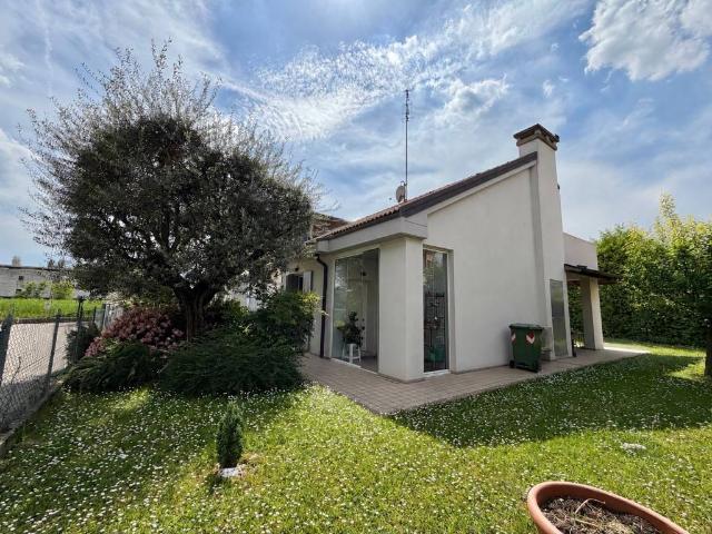 Villa Indipendente in vendita a Voltabarozzo, Padova