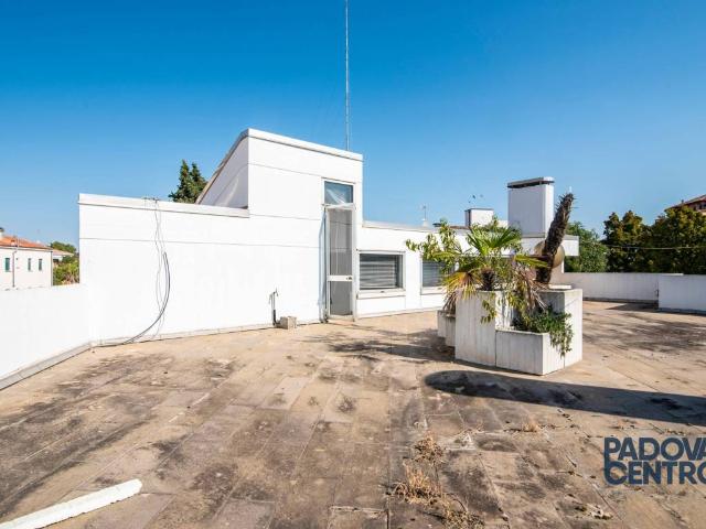 Villa Indipendente in vendita a Sacra Famiglia, Padova