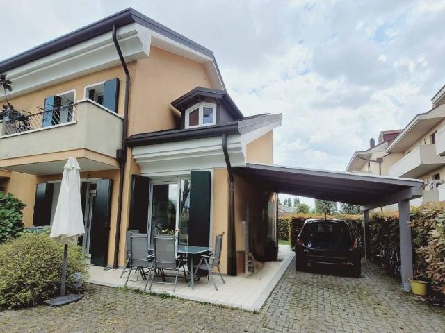 Villa Indipendente in vendita a Voltabarozzo, Padova