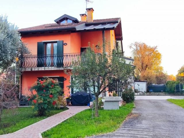 Villa Indipendente in vendita a Padova, Veneto