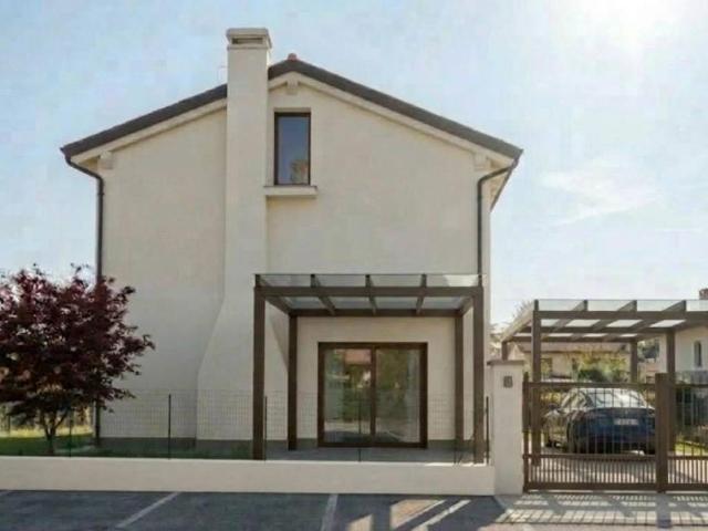 Villa Indipendente in vendita a Padernello, Paese