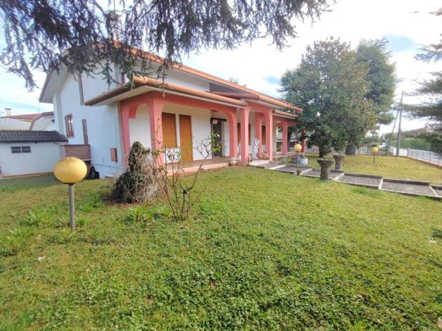 Villa Indipendente in vendita a Sovernigo, Paese