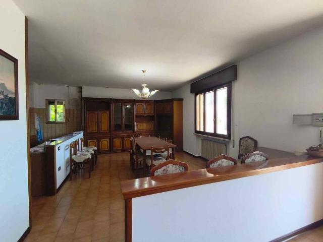 Villa Indipendente in vendita a Padernello, Paese
