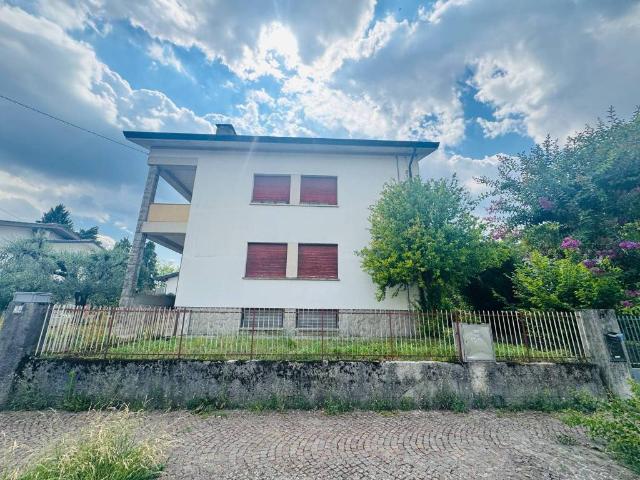 Villa Indipendente in vendita a Pagnacco, Friuli-Venezia Giulia