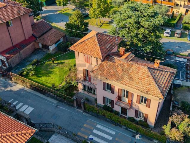 Villa Indipendente in vendita a Paladina, Lombardia