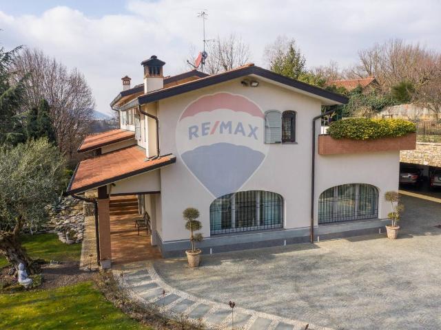 Villa Indipendente in vendita a Brughiera, Palazzago