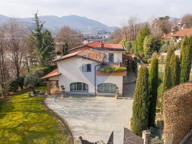 Villa Indipendente in vendita a Brughiera, Palazzago