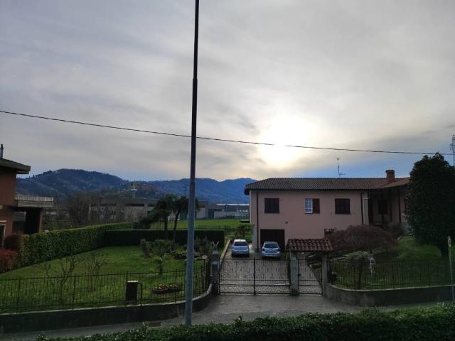 Villa Indipendente in vendita a Brughiera, Palazzago